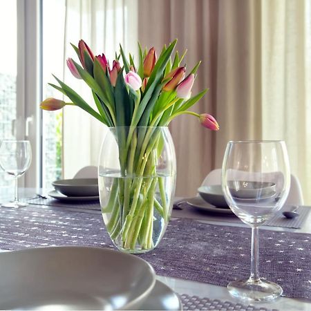 Modern Wohnen I Smart Tv I Terrasse I 2X Parkplatz I 2 Schlafzimmer I 6 Schlafplaetze Bad Oeynhausen Buitenkant foto