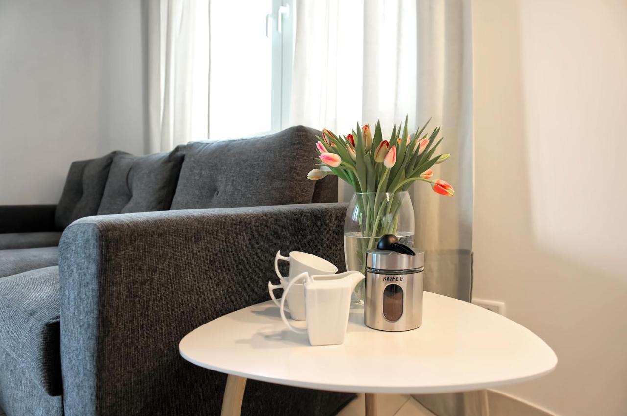Modern Wohnen I Smart Tv I Terrasse I 2X Parkplatz I 2 Schlafzimmer I 6 Schlafplaetze Bad Oeynhausen Buitenkant foto
