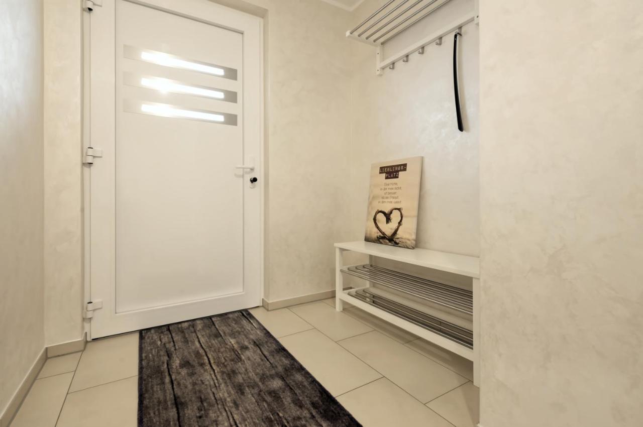 Modern Wohnen I Smart Tv I Terrasse I 2X Parkplatz I 2 Schlafzimmer I 6 Schlafplaetze Bad Oeynhausen Buitenkant foto